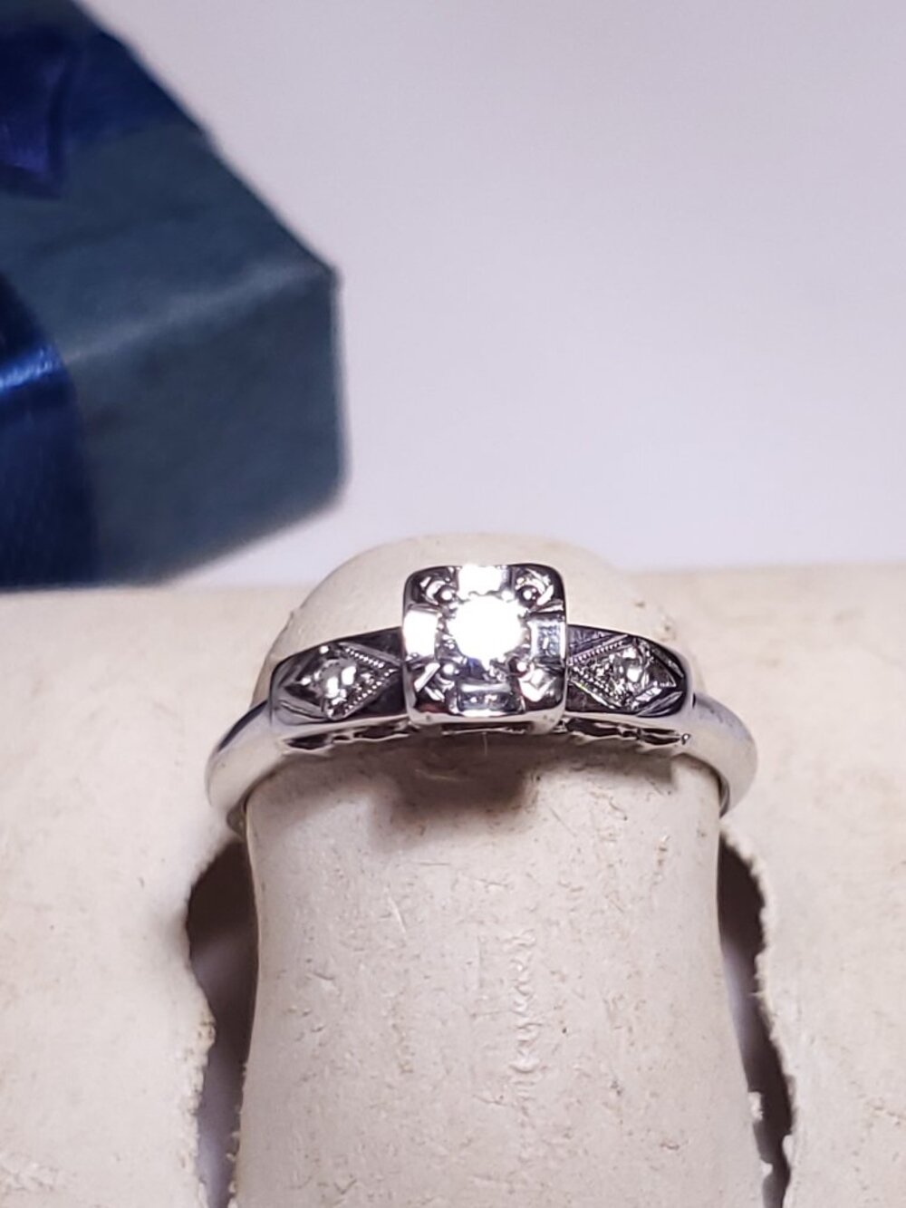 Vintage .12ctw Natural Rd Diamond VS2 GH square top 14Kt WG Engagement Ring24743